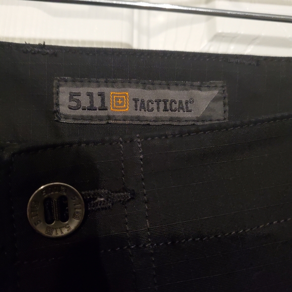 5.11 Tactical 8 Pocket Mens Black Utility Cargo Black Pants Size 40×30 - Picture 3 of 9